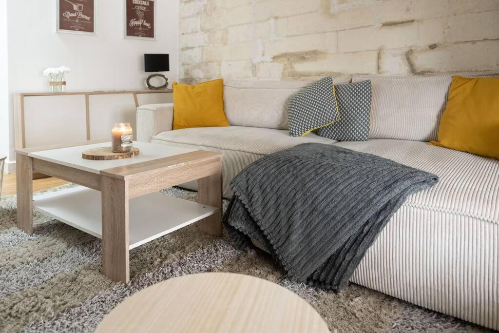 Magnifique T2 Avec Balcon Centre-Ville Cognac Exteriér fotografie